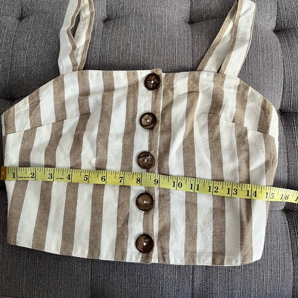 Button Down Crop Top - Picture 5 of 6